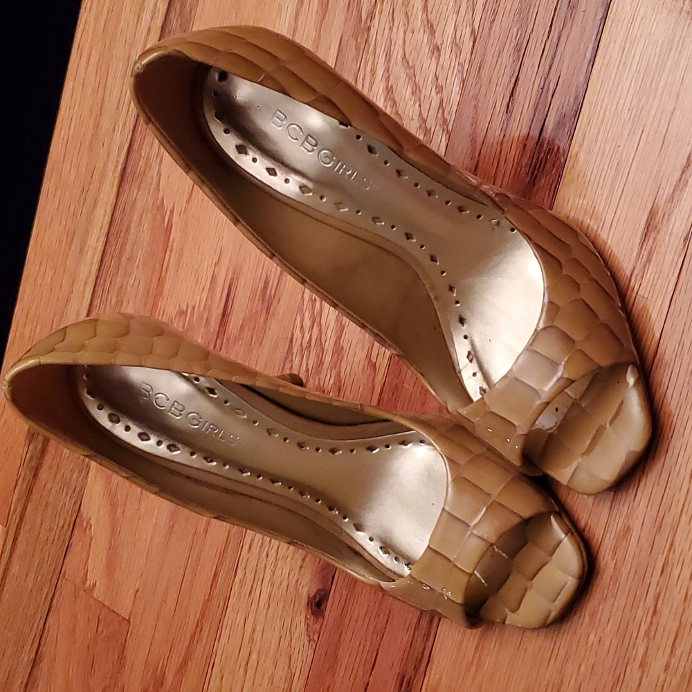 Peep toe heels